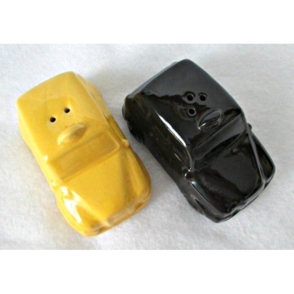Figural Taxi Cab Salt Pepper Shakers - Black Yellow - Kitschy Kitchen Decor - Picture 2 of 5